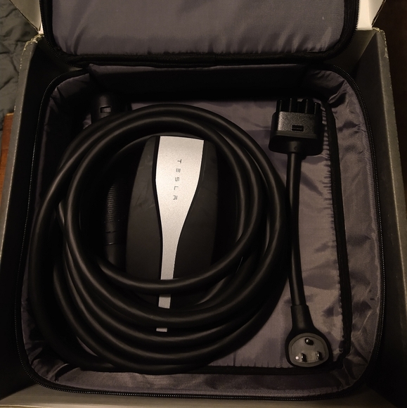 Tesla charger - Picture 2 of 5